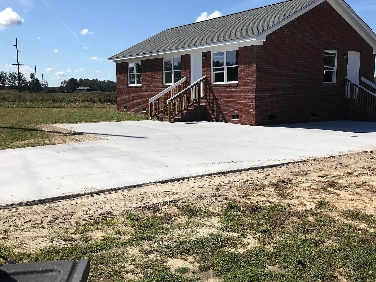 Whiteville House: 7873 Red Hill Rd