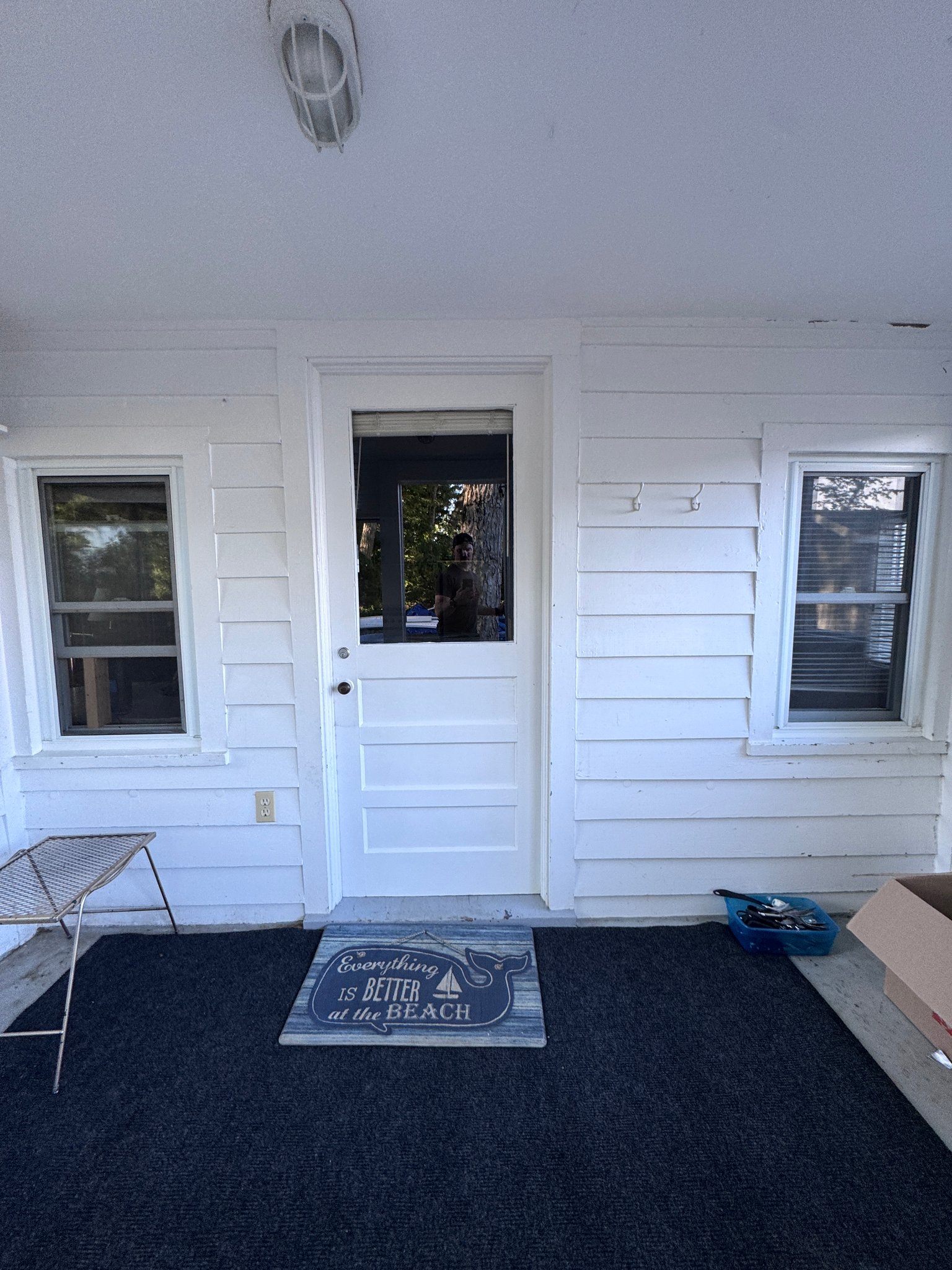 Au Gres Apartment: 5883 S Lake Ln