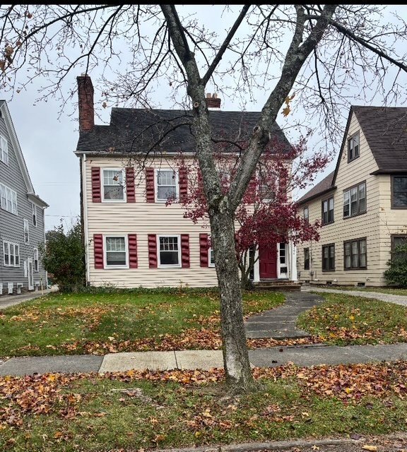 Shaker Heights Townhome: 18704 Winslow Rd
