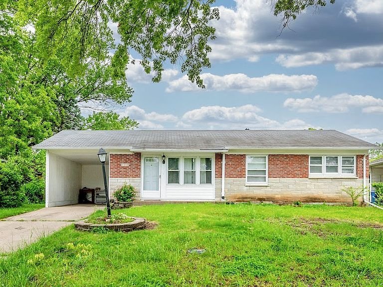 Saint Louis House: 4469 Mohegan Dr