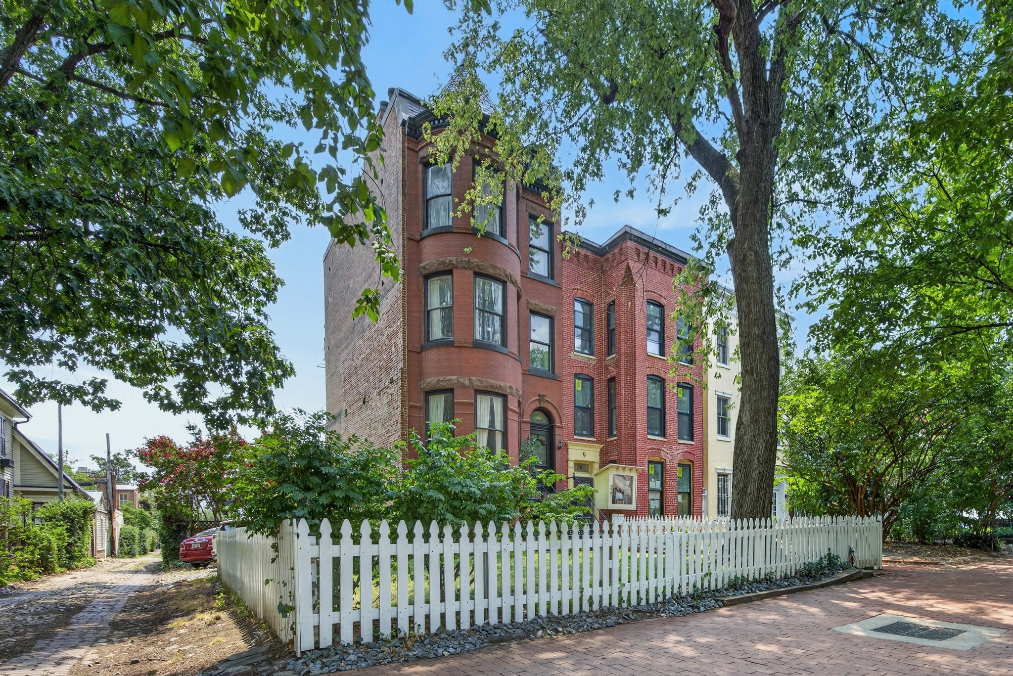 Washington Apartment: 311 East Capitol St. SE