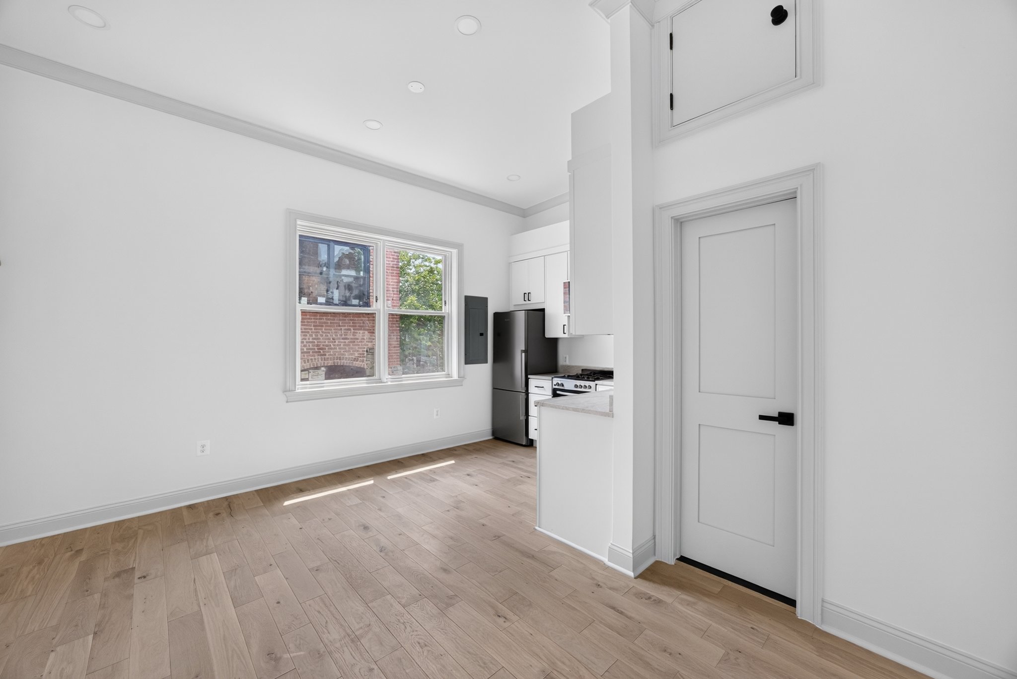 Washington Apartment: 311 East Capitol St. SE