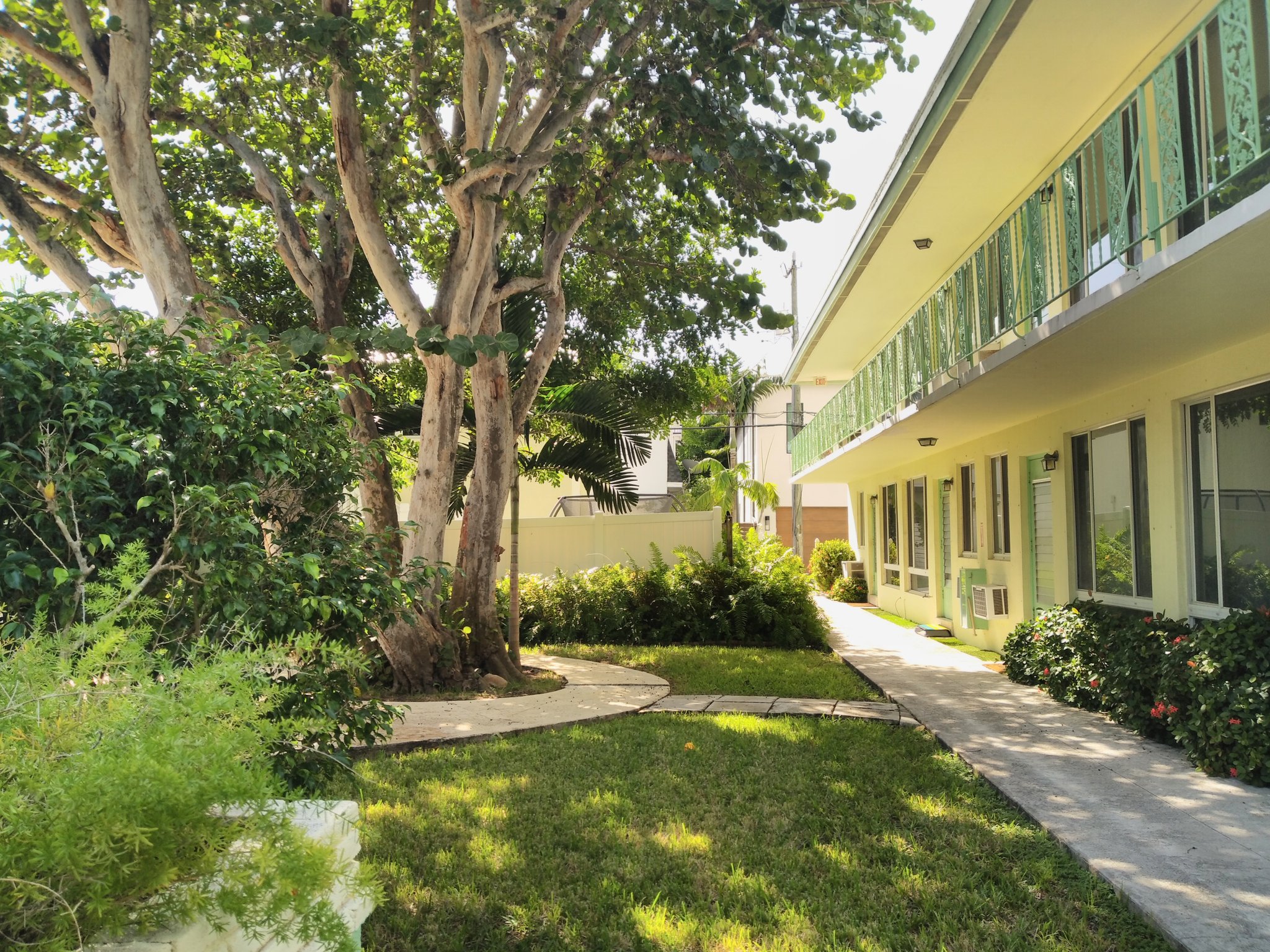 Fort Lauderdale Condo: SE 2nd St.