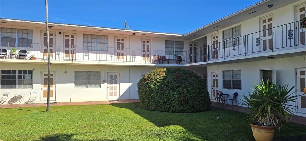 Hollywood Florida Condo: 1825 Cleveland St