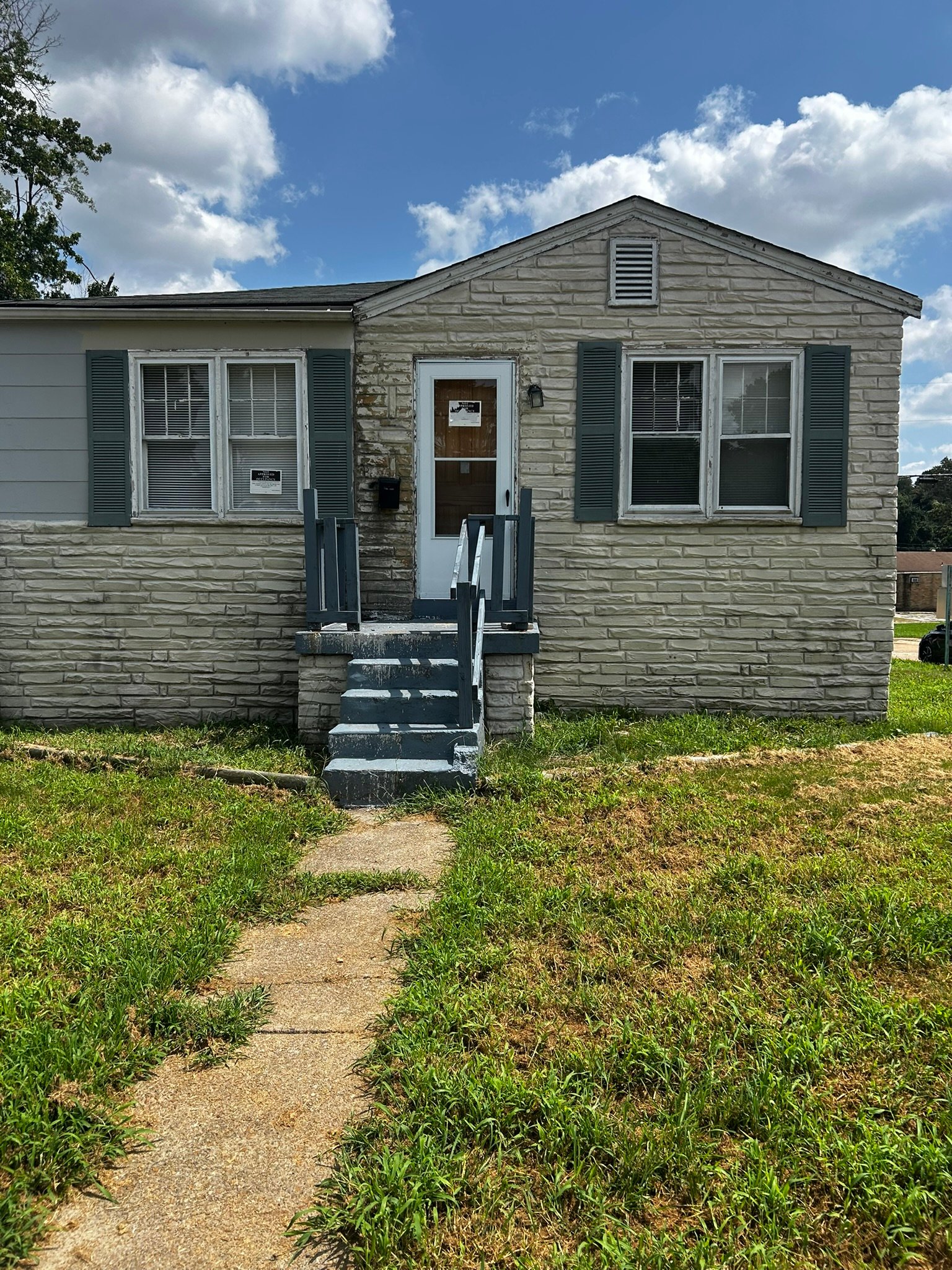 st louis House: 5600 Gatesworth Ave