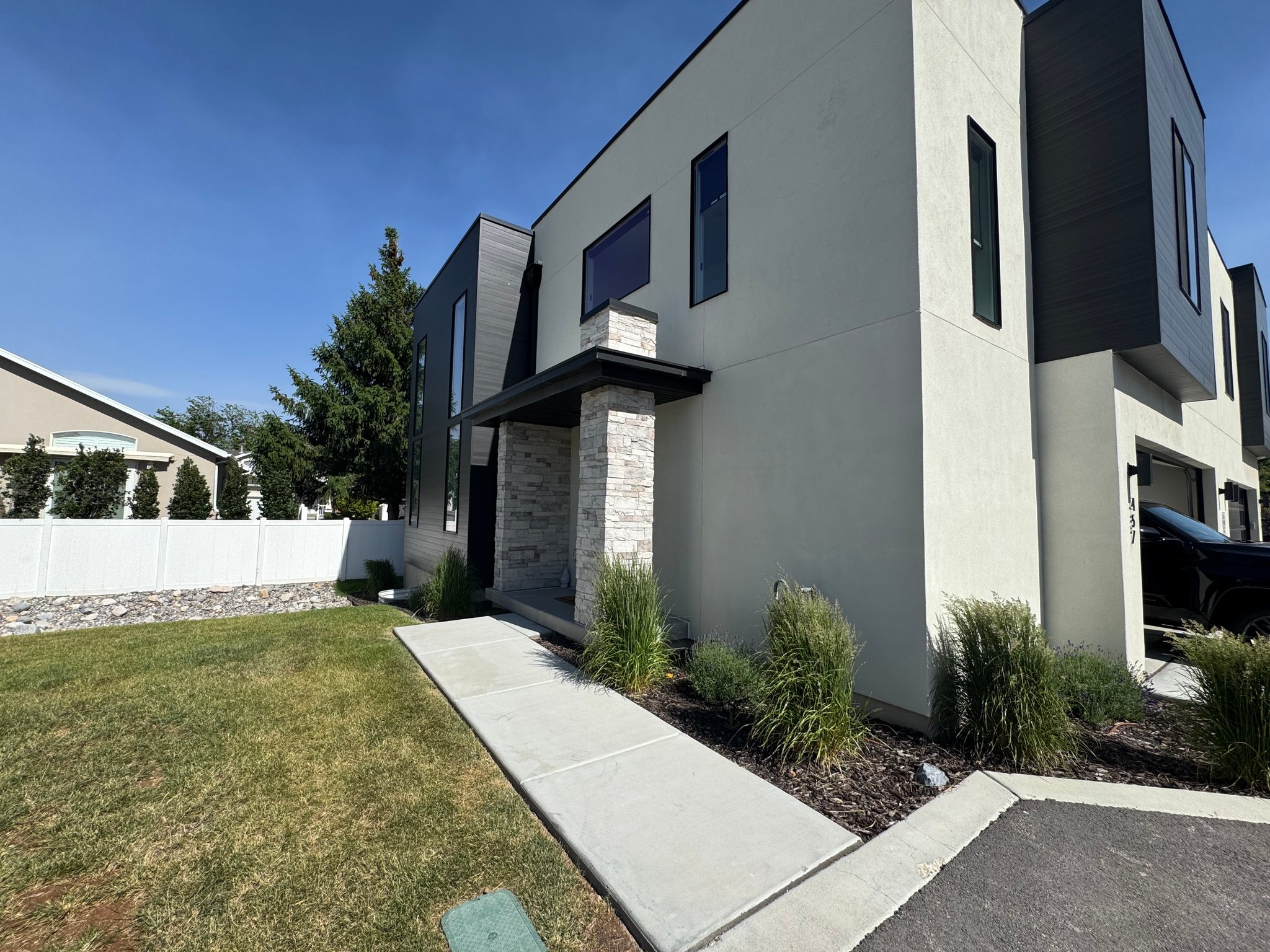 Midvale Townhome: 457 E Greenwood Ave