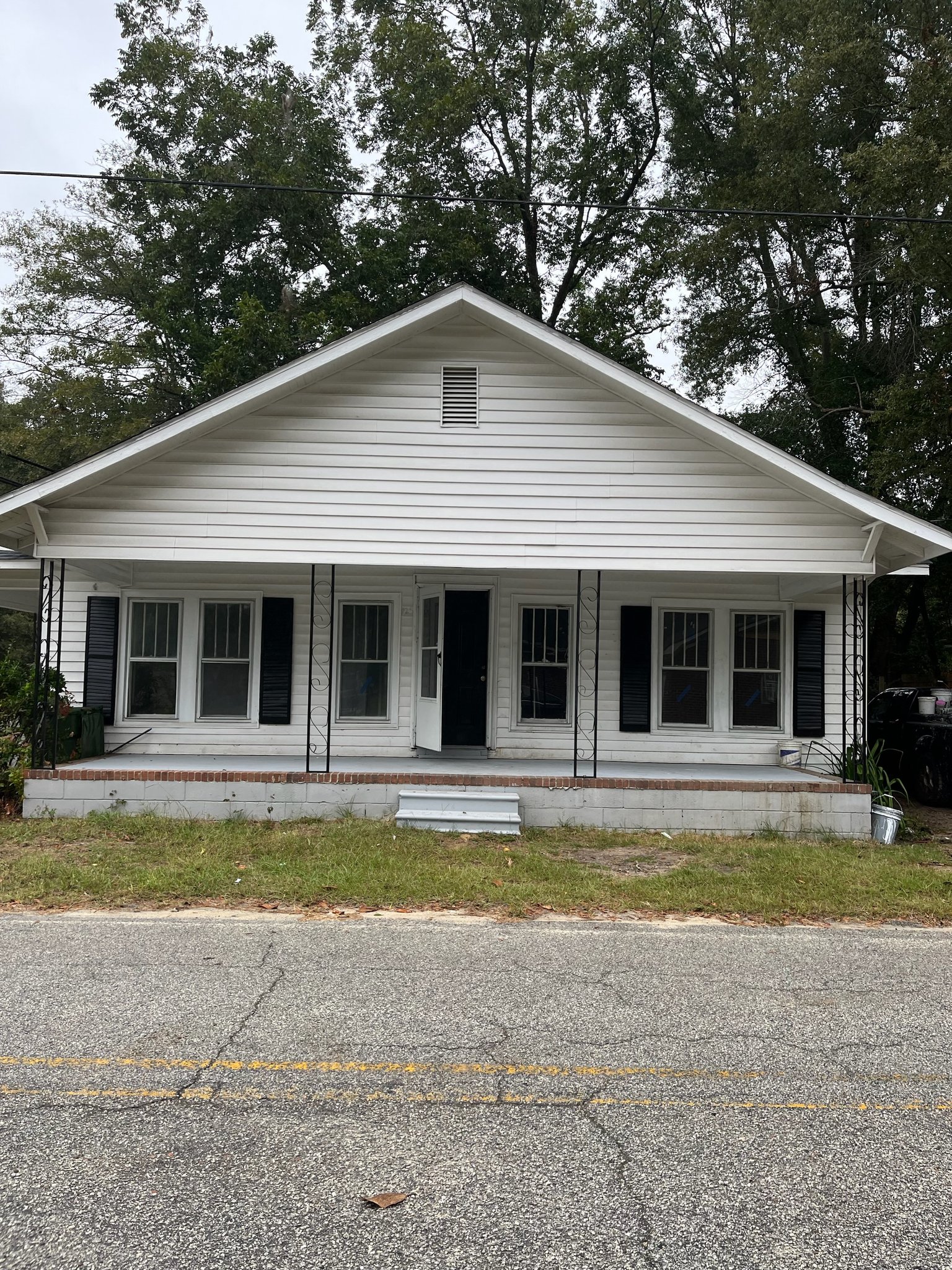 Statesboro House: 123 Rountree St