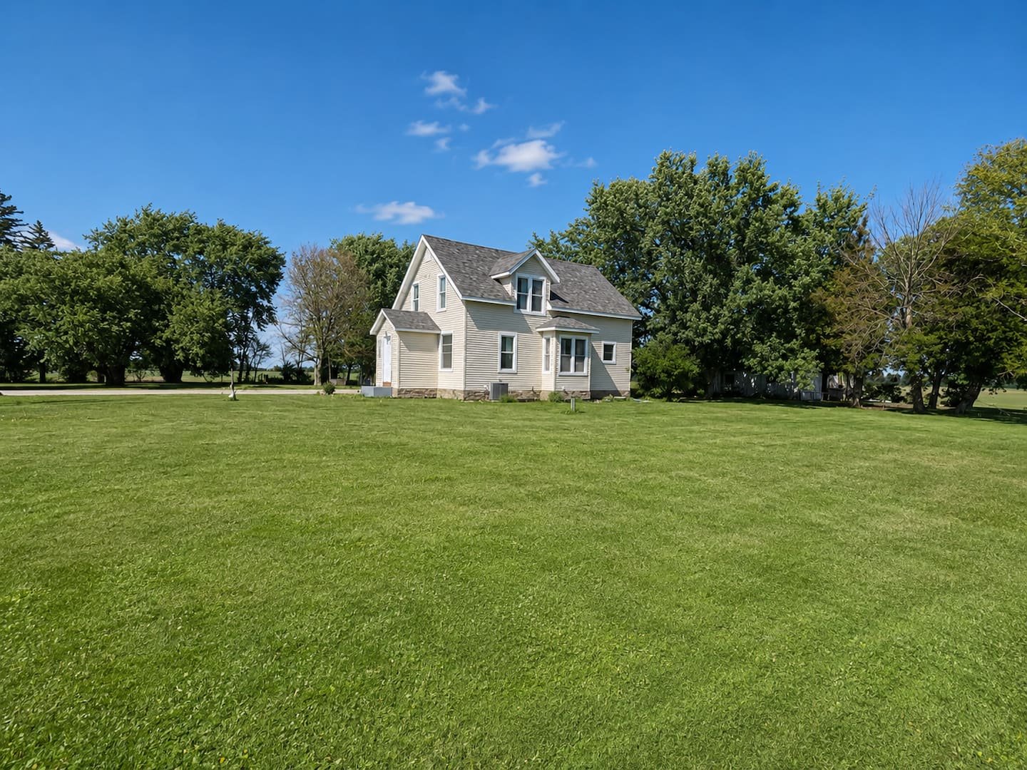Blooming Prairie House: 15125 84th Ave SE