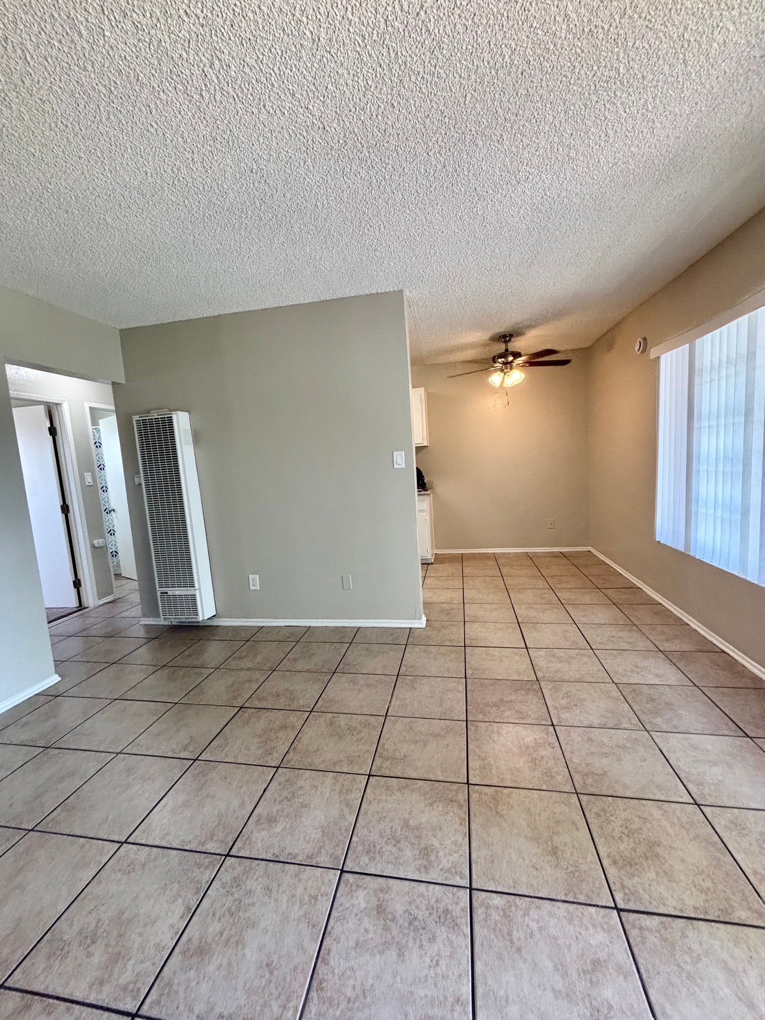 Anaheim Apartment: 530 N Anna Dr