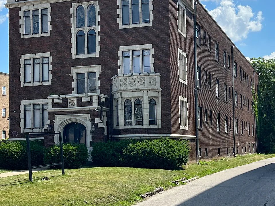Indianapolis Apartment: 3753 N Meridian Street