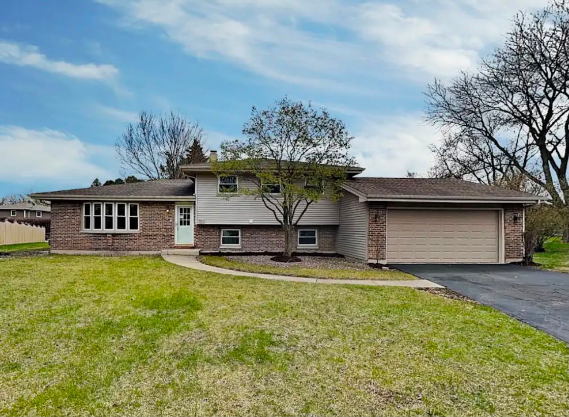 Naperville House: 5S531 Bonnie Ct