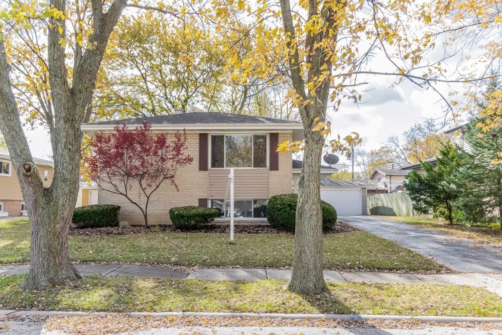 Oak Forest House: 4331 Scott St