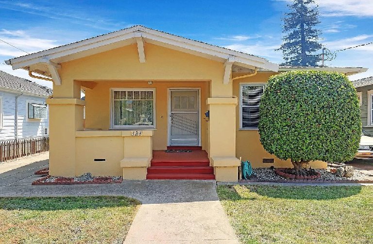 San Leandro House: 129 Oakes Blvd