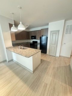 Alexandria Apartment: 2317 Huntington Ave