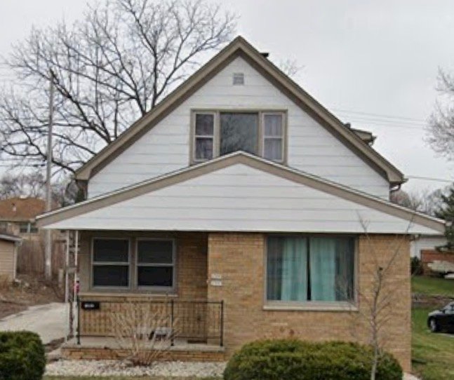 West Allis Townhome: 2395 S 92nd St