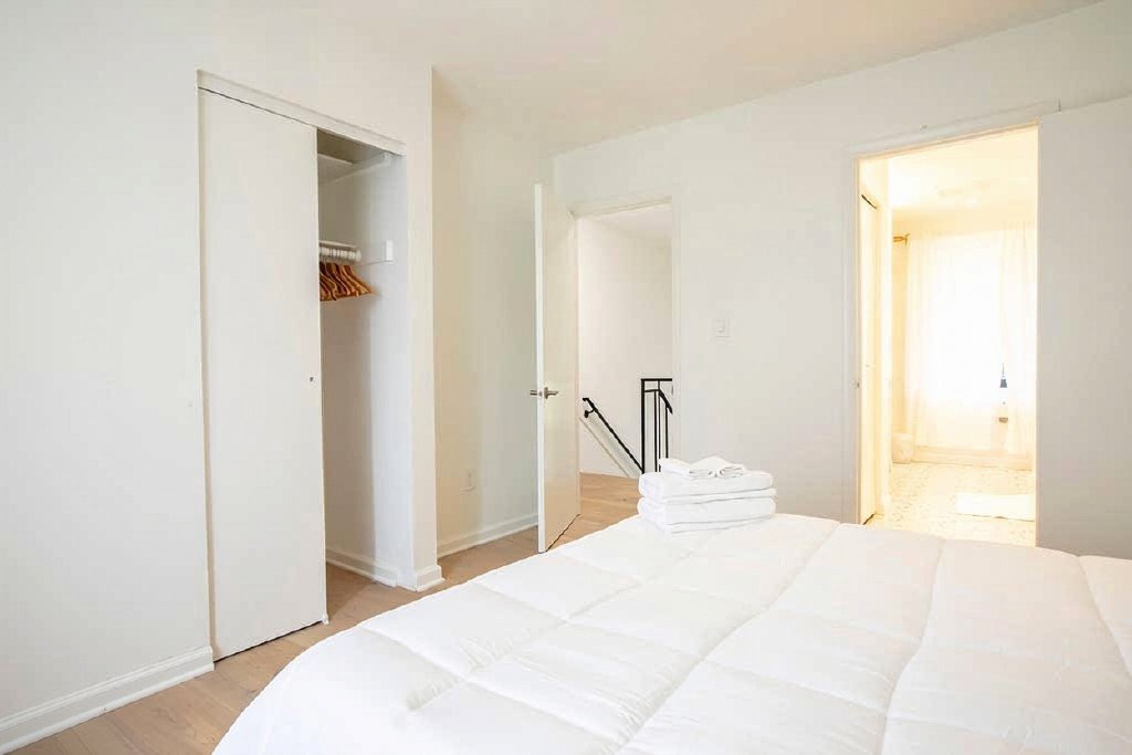 Washington Single Room: 1321 I St NE