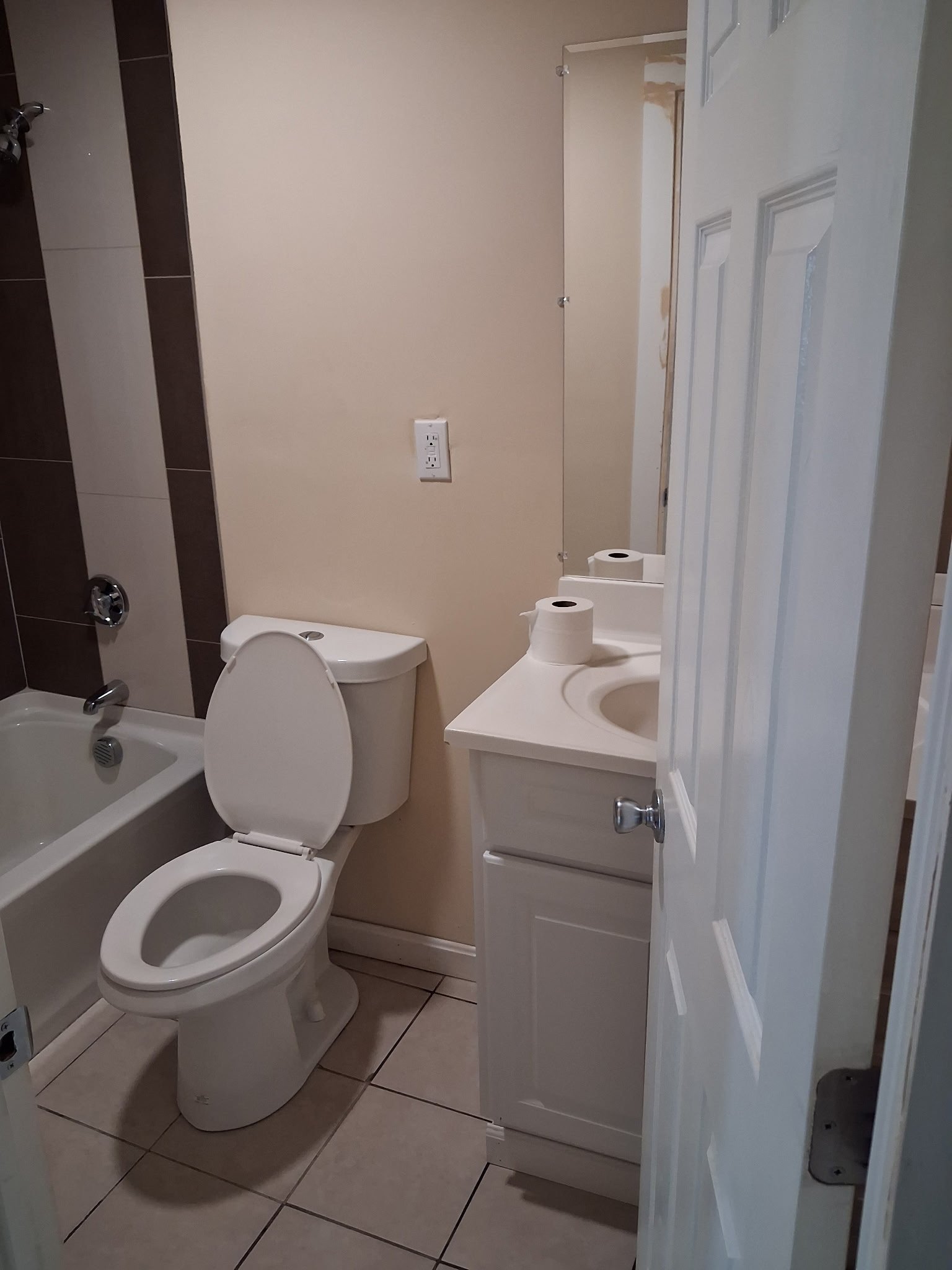 Fitchburg Apartment: 158 Prichard St