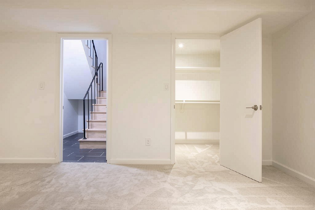 Washington Single Room: 1321 I St NE