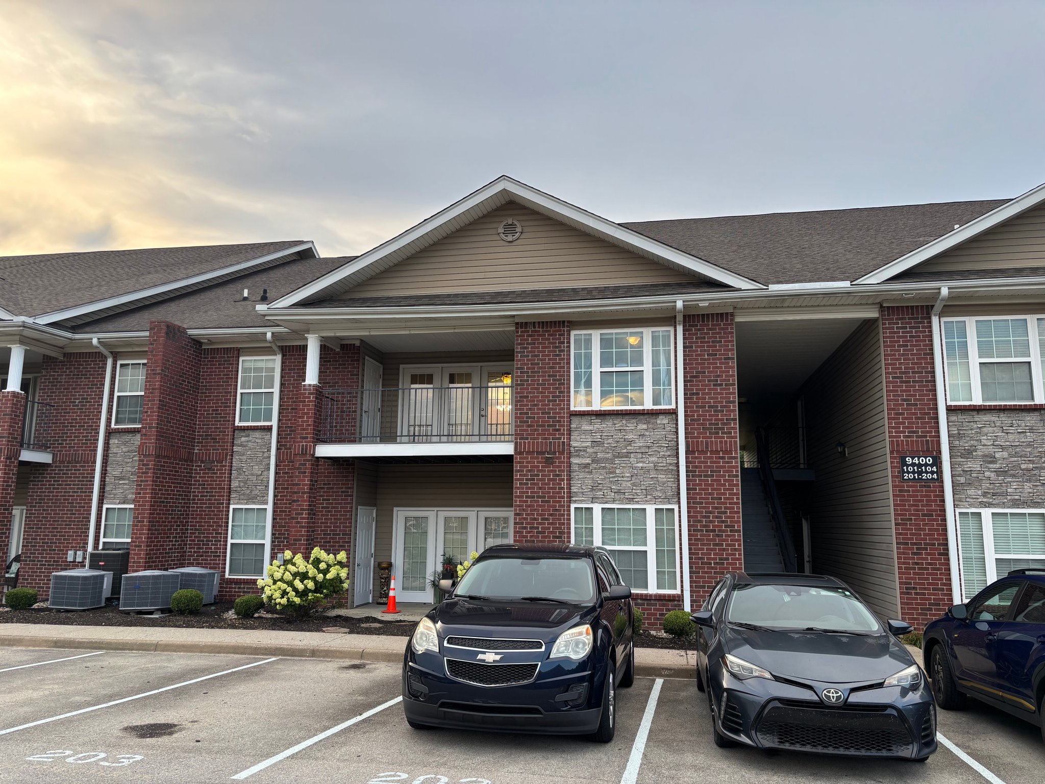 Louisville Condo: 9400 Clubview Dr