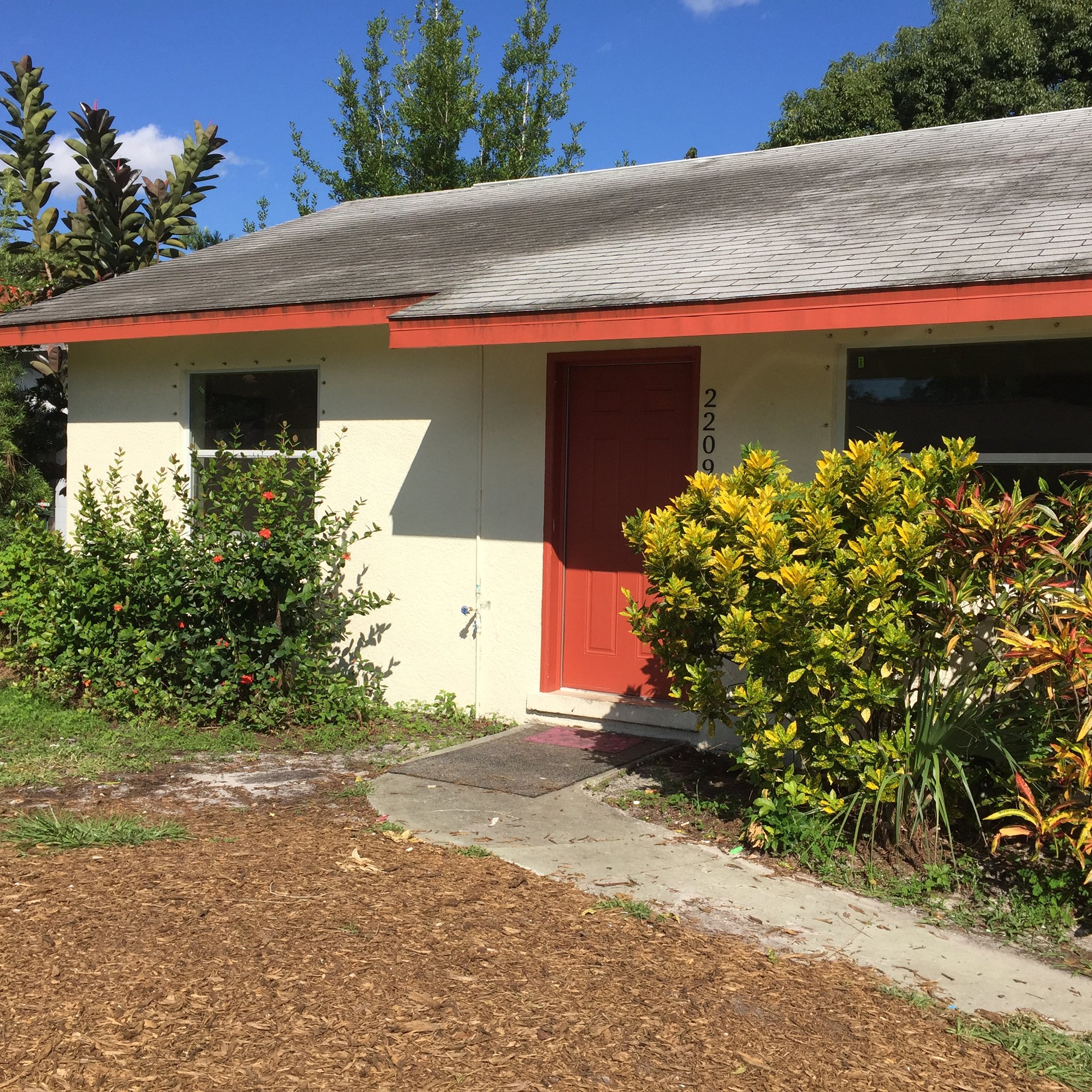 Bradenton House: 2209 19th Street West