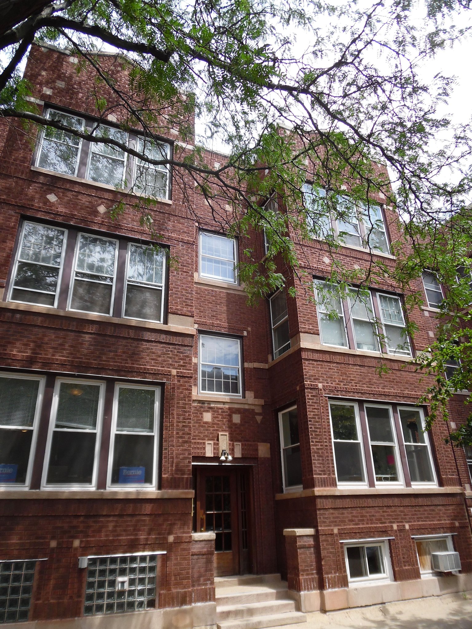 Chicago Apartment: 1470 W Winnemac Ave