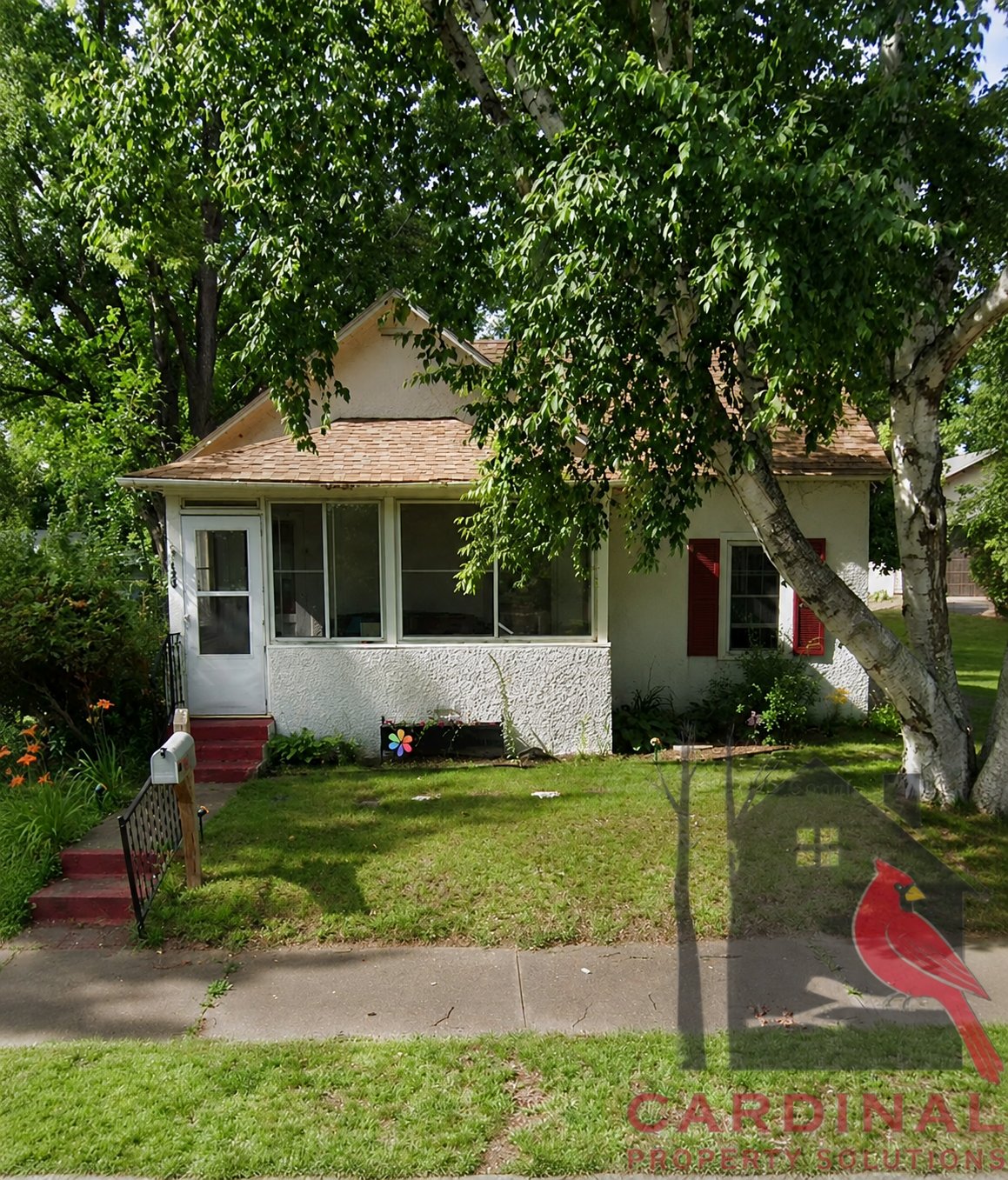 Pine City House: 125 2nd Ave SE