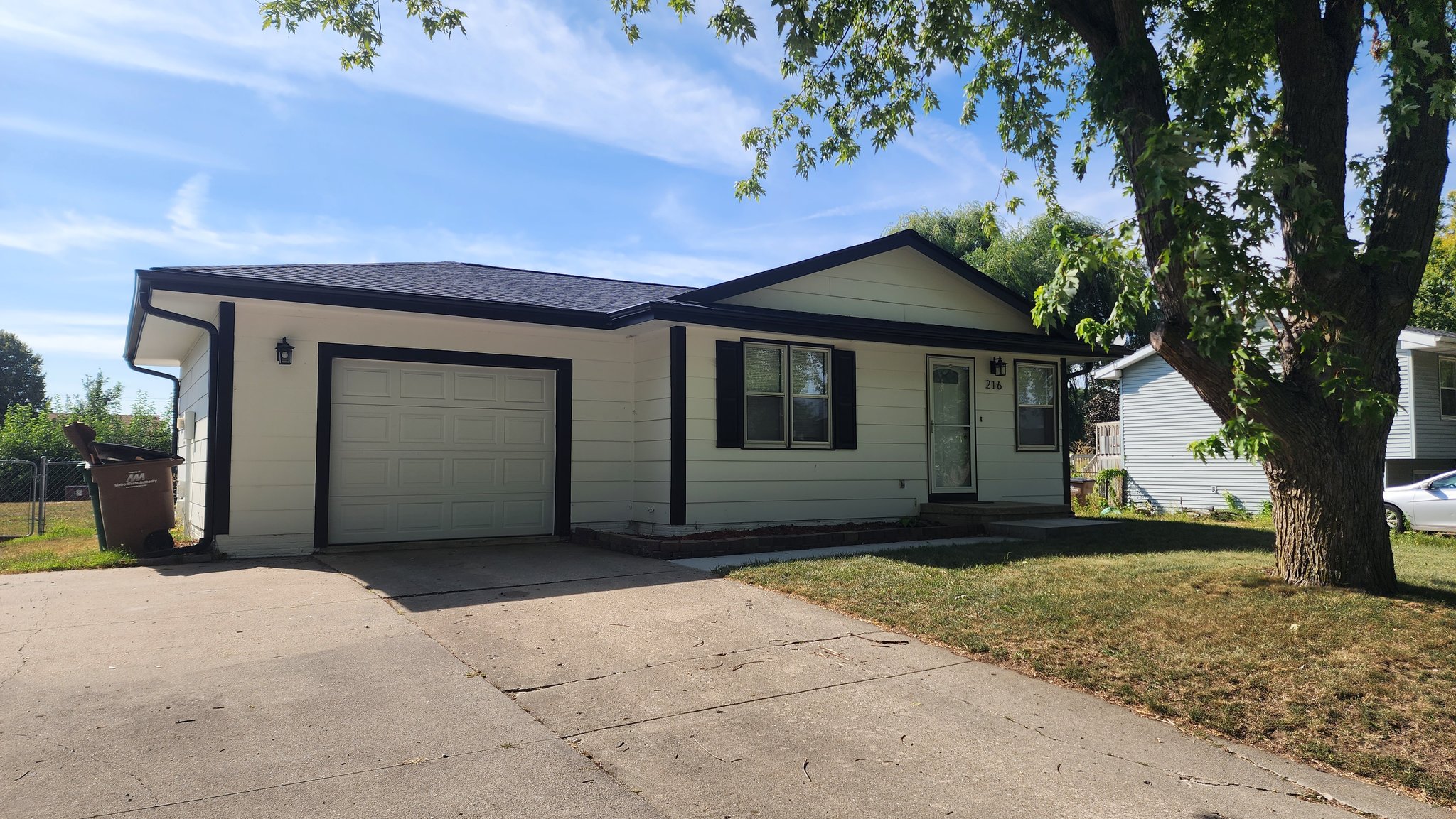 Altoona House: 216 25th Ave SW