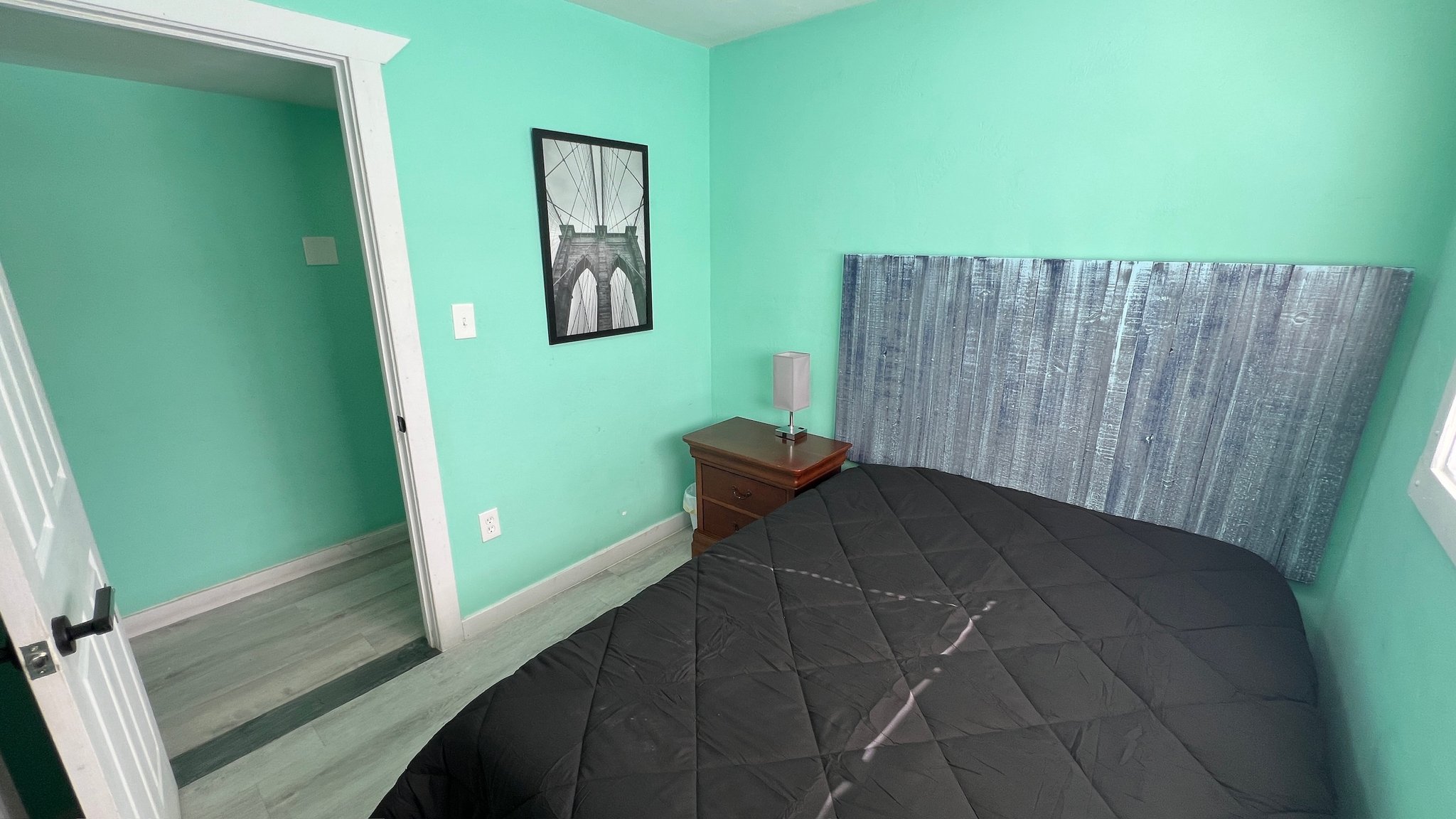 Phoenix Single Room: 3523 W Maricopa