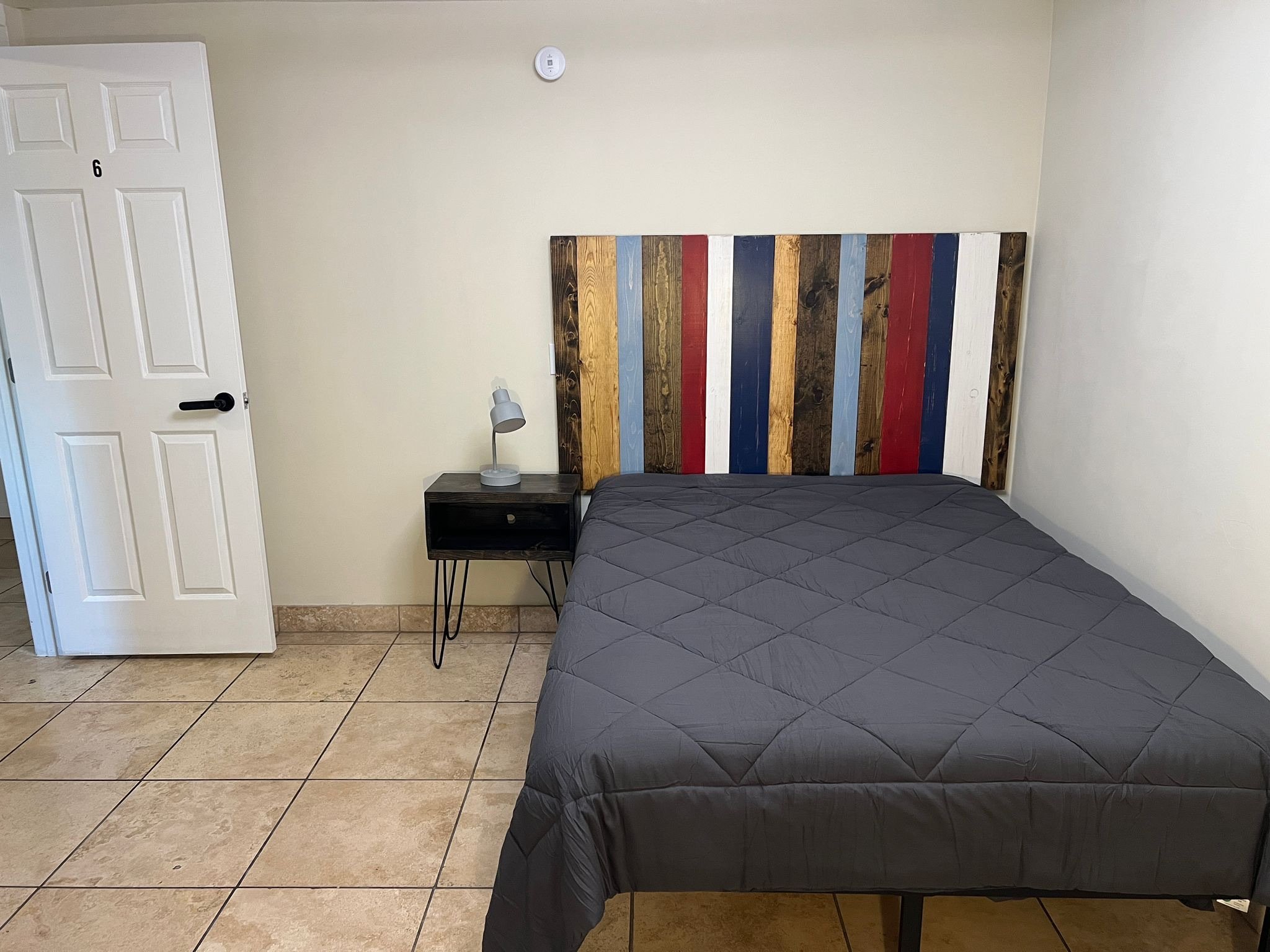 PHOENIX Single Room: 4213 N westview