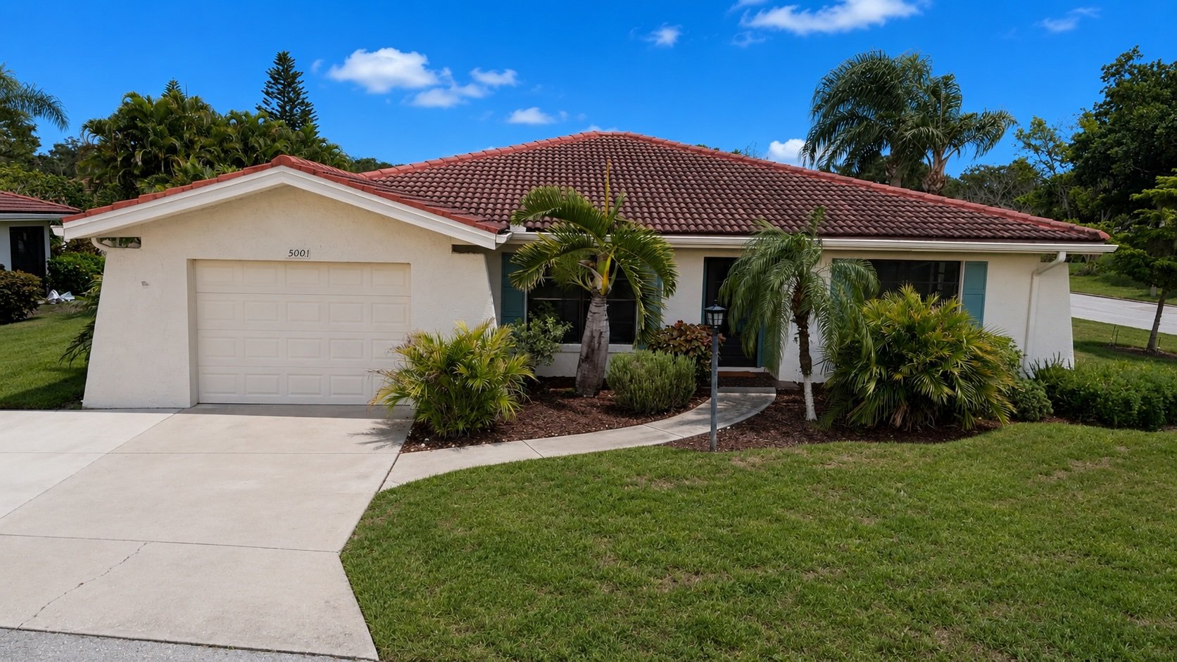 Sarasota Condo: 5001 Vivienda Way