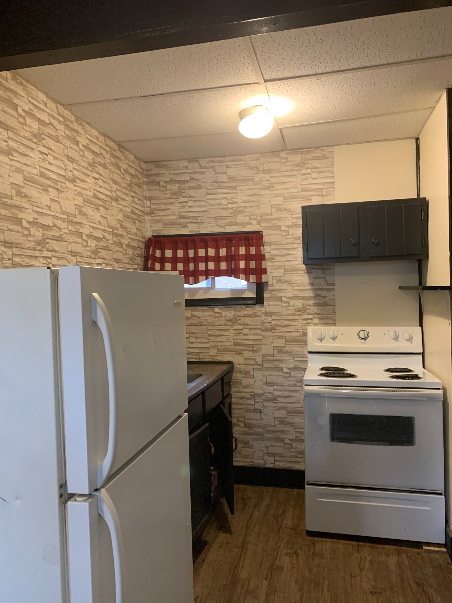 Whitehall Apartment: 236 Broadway