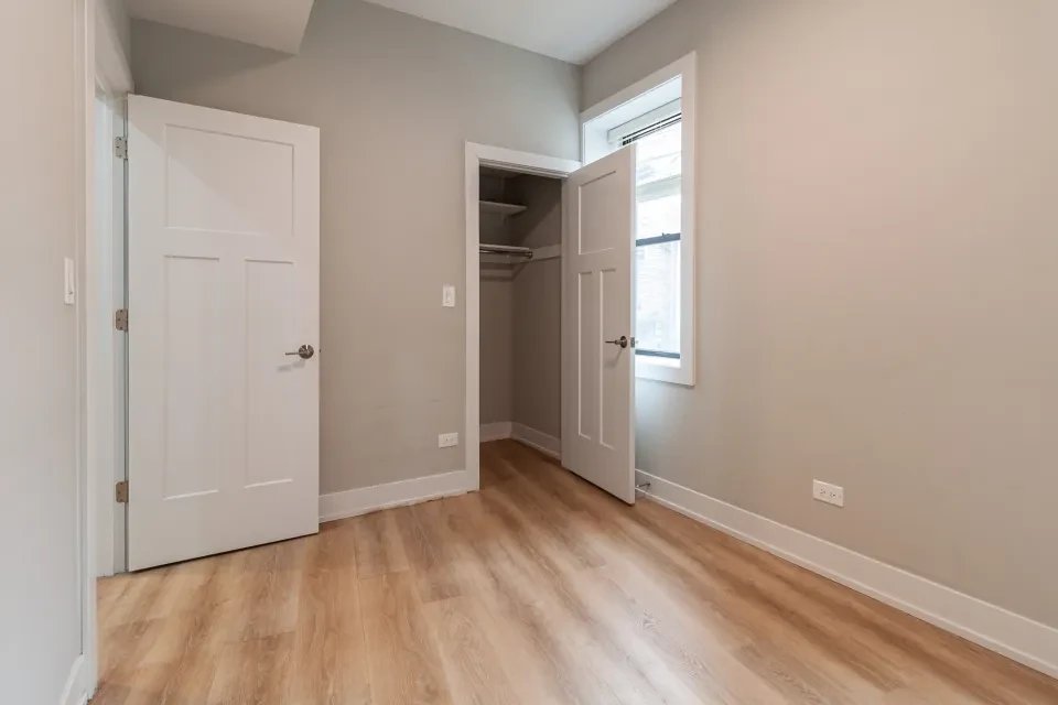 Chicago Apartment: 428 West Belden Avenue #18 Chicago, IL 60614