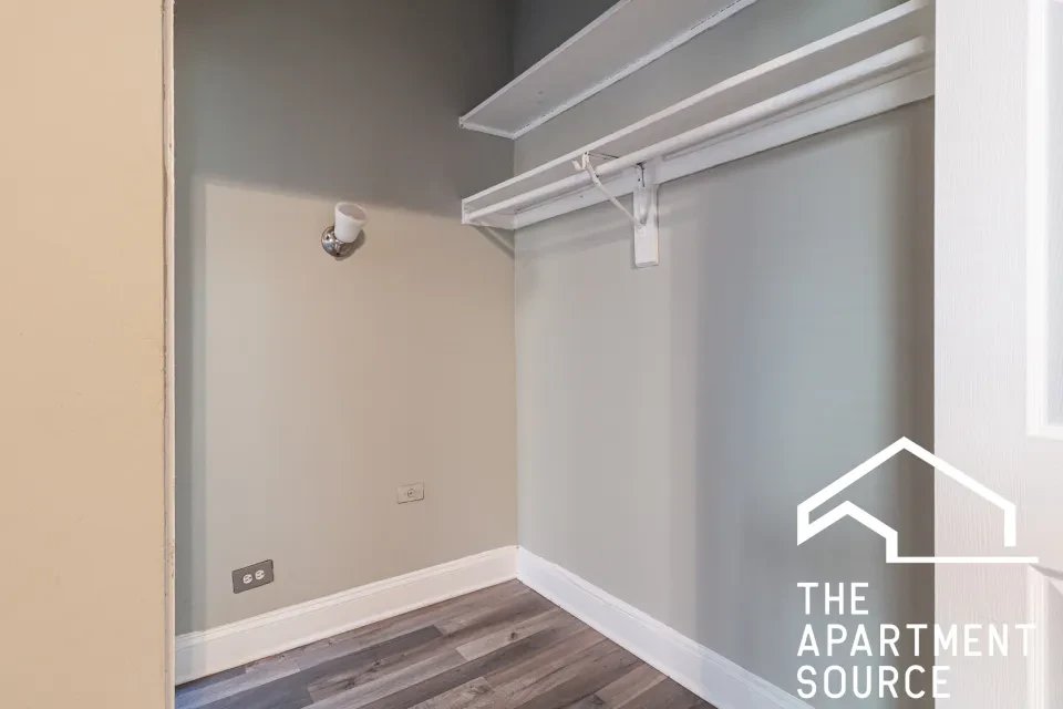 Chicago Apartment: 3831 North Fremont Street #306 Chicago, IL 60613