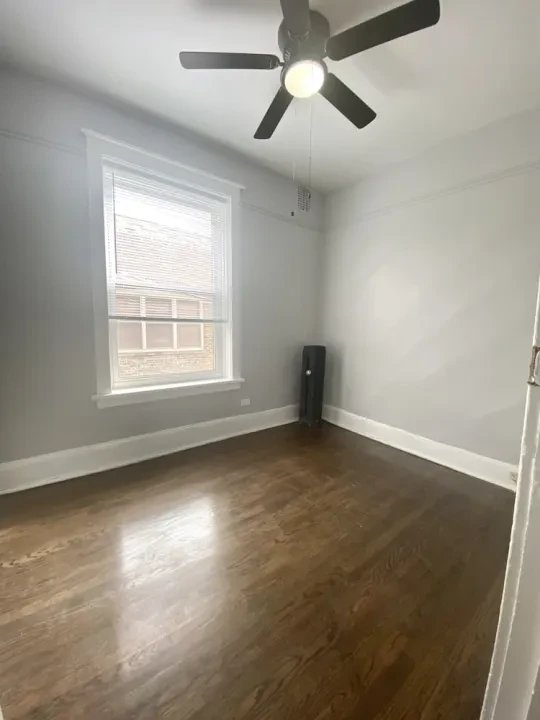 Chicago Apartment: 1251 West Rosemont Avenue #3 Chicago, IL 60660