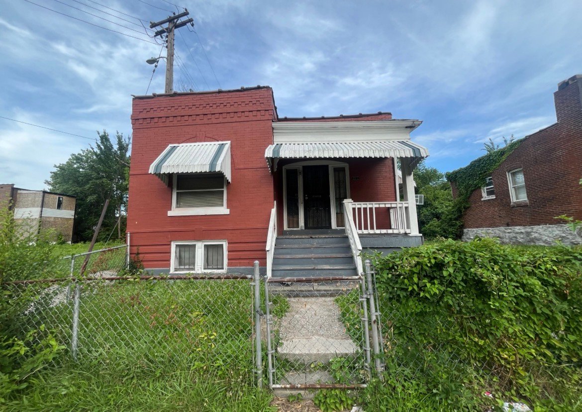 Saint Louis House: 2810 Norwood Ave