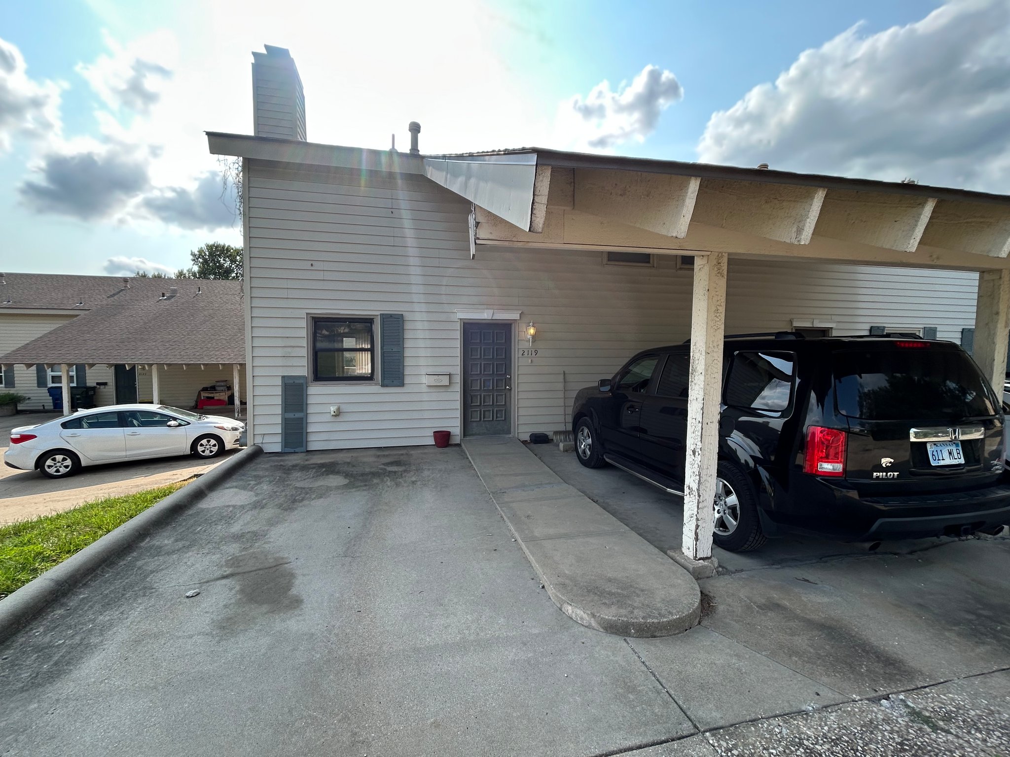 Lawrence Townhome: 2119 Quail Creek Dr