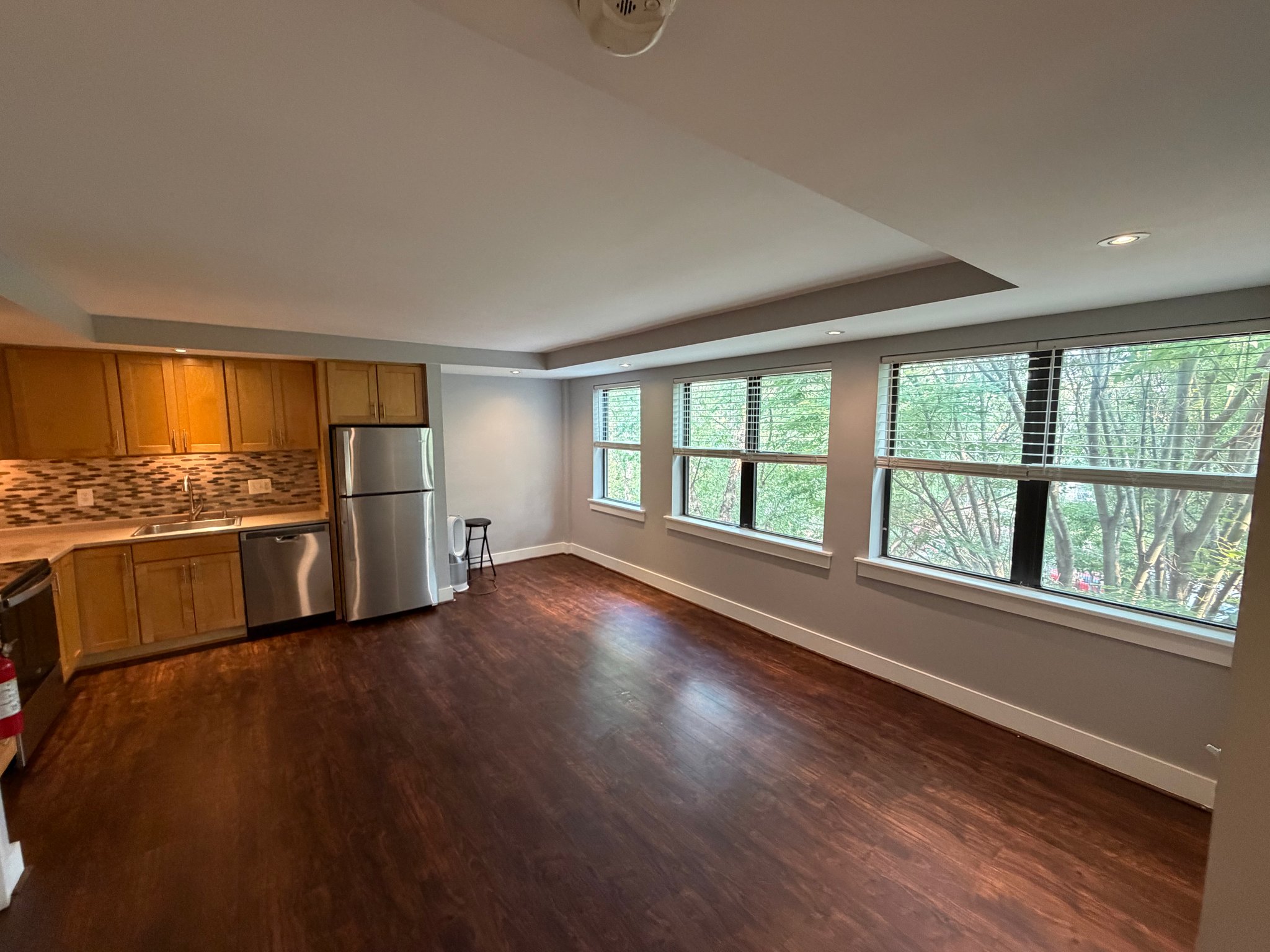 Washington Condo: 210 Oakwood St SE