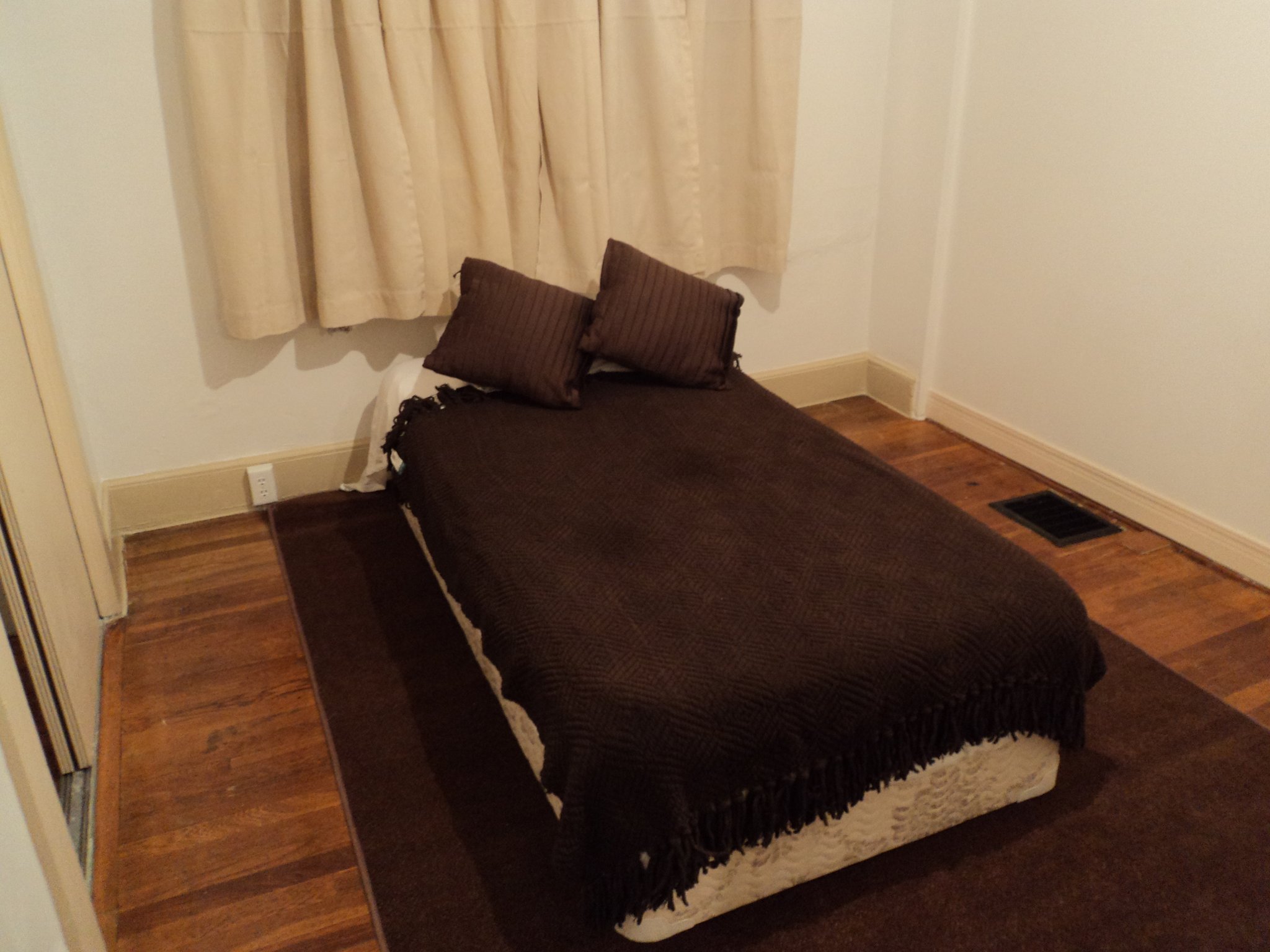 El Paso Single Room: 2115 N Kansas