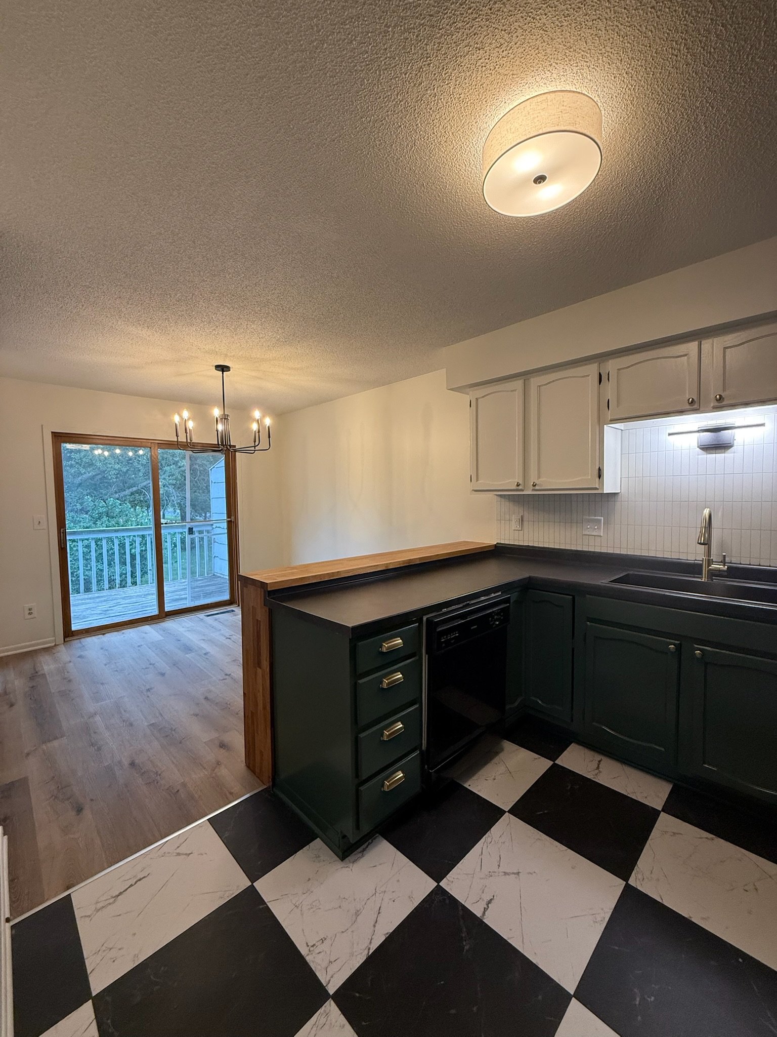 Maple Grove Other: 8916 Magnolia Ln N
