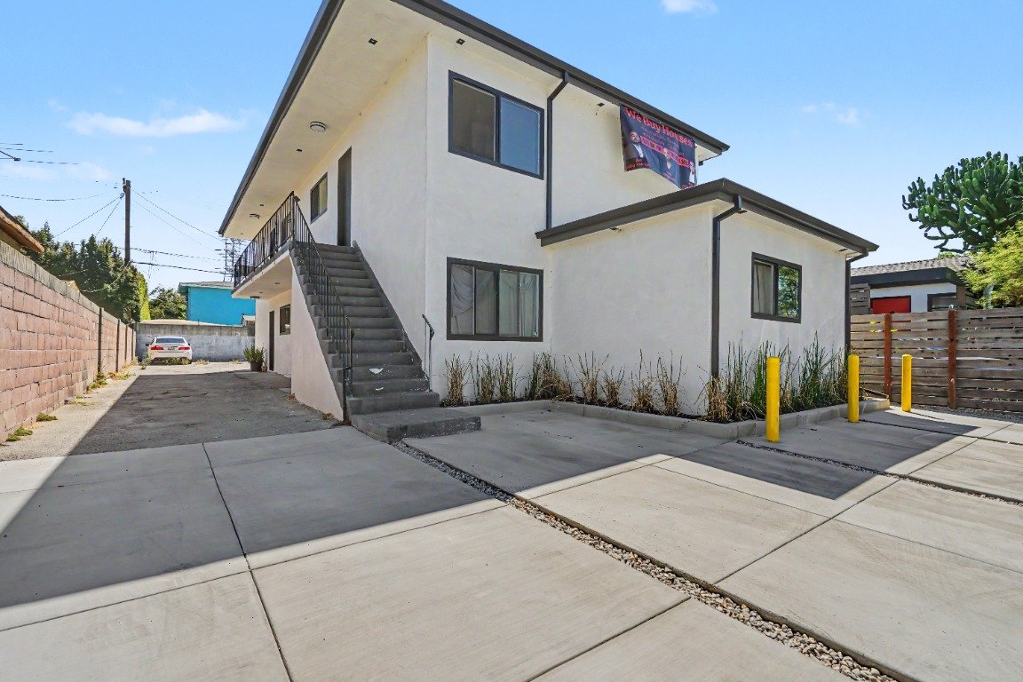 Los Angeles Multiplex: 5630 Blackwelder St