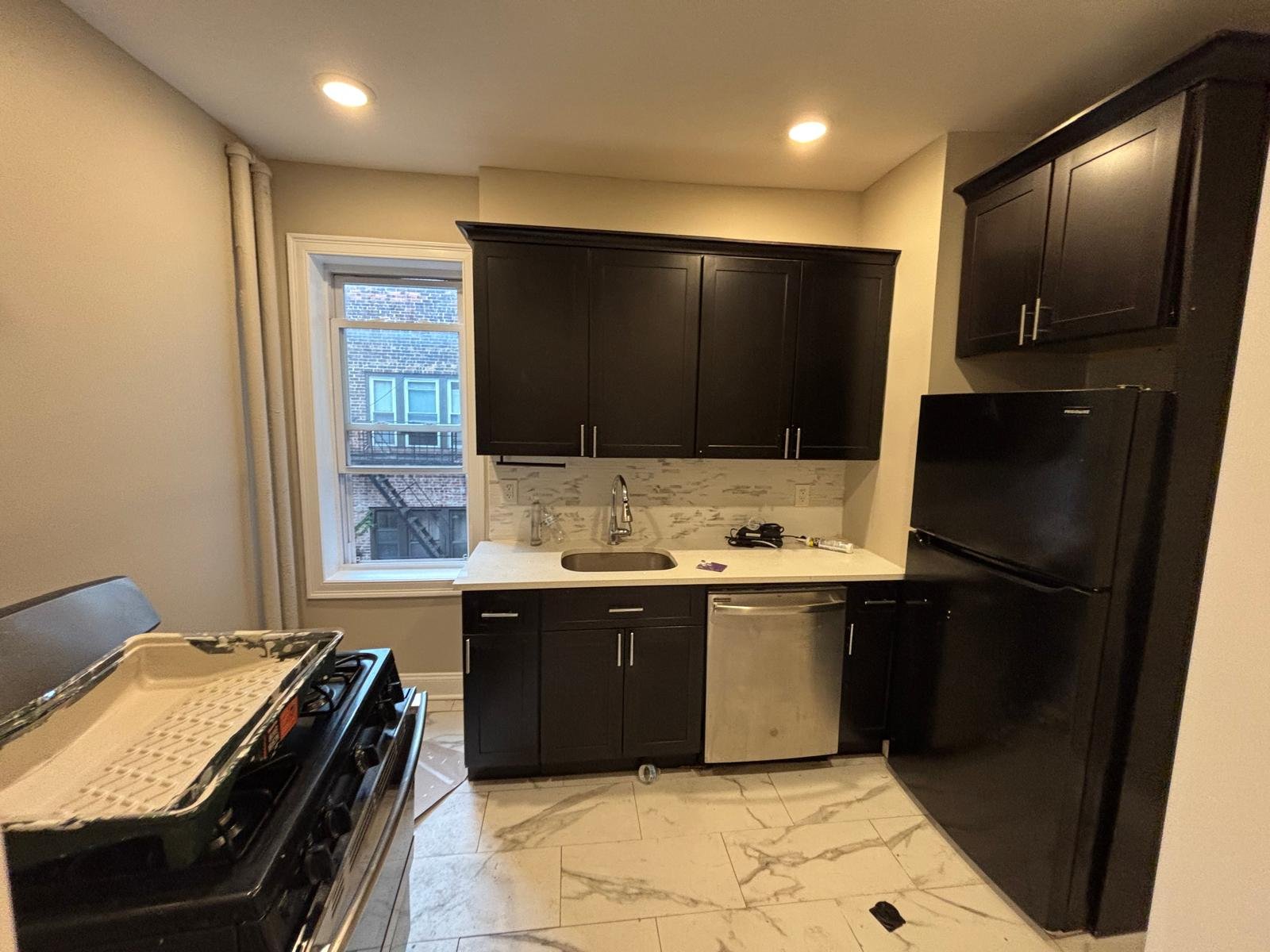 Jersey City Apartment: 158 Bergen Ave,
