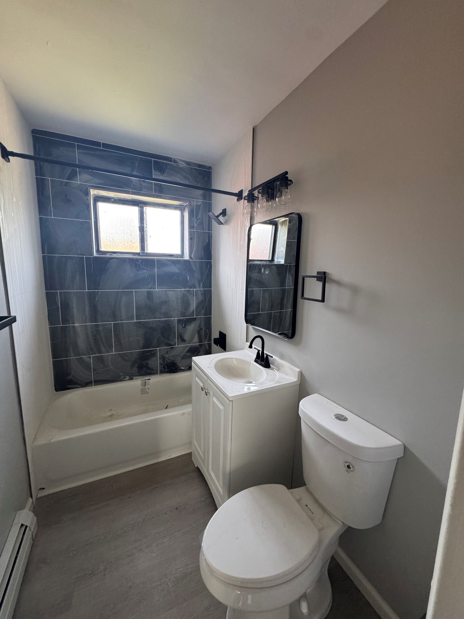 Hartford Apartment: 170 Earle Street