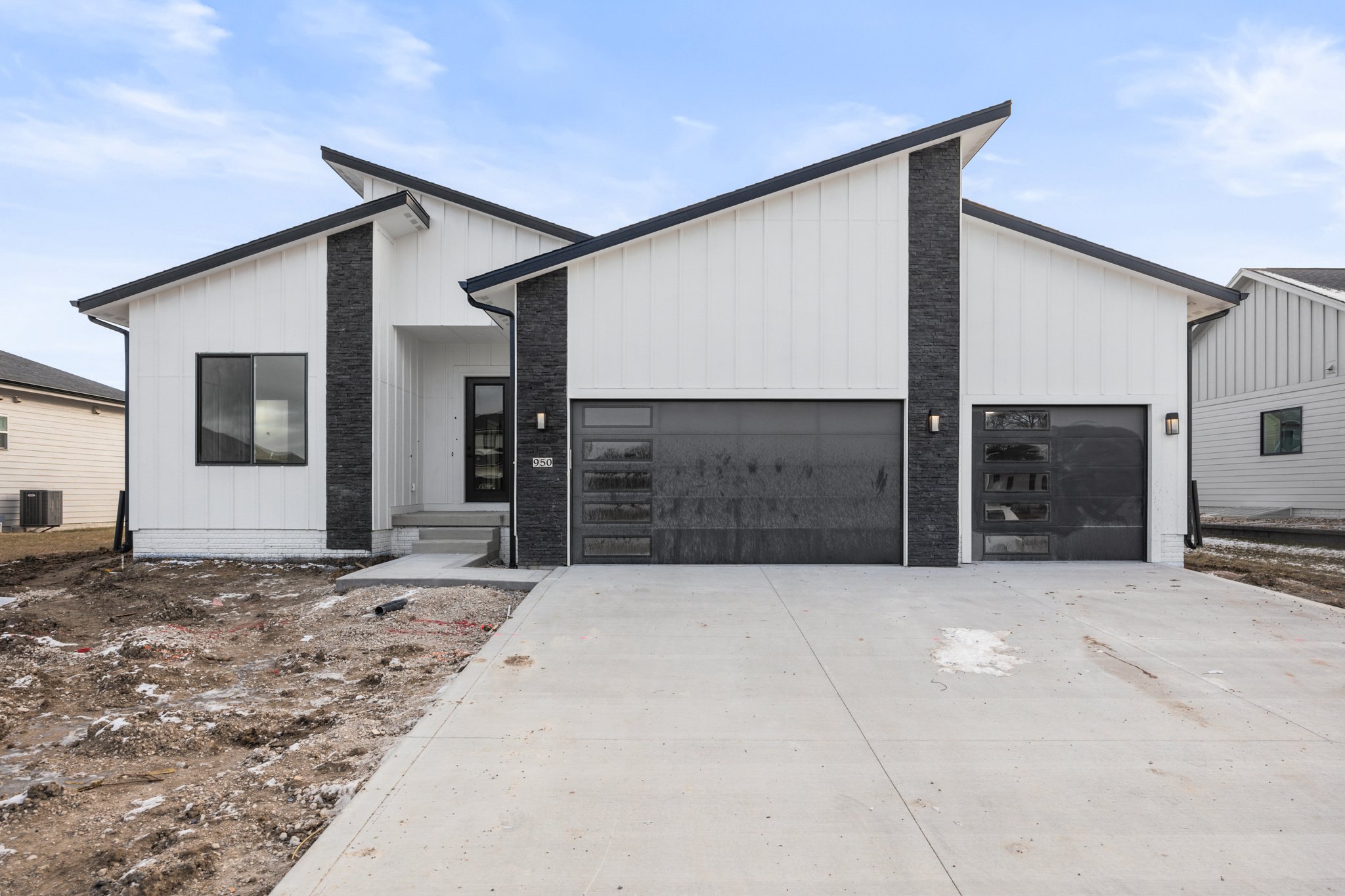 Waukee House: 950 Roman Rd