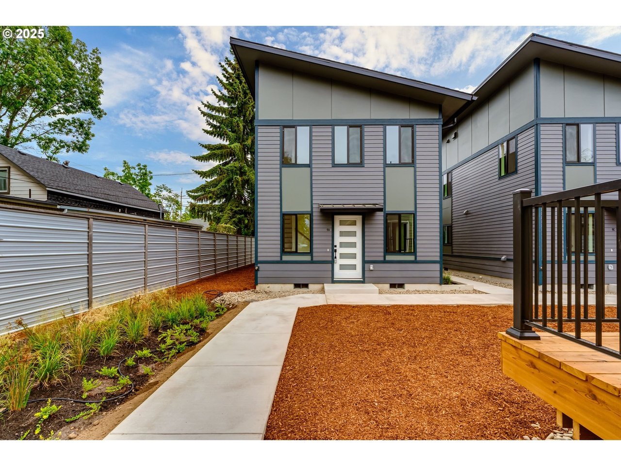 Eugene Townhome: 9 Monroe Eugene, OR 97402