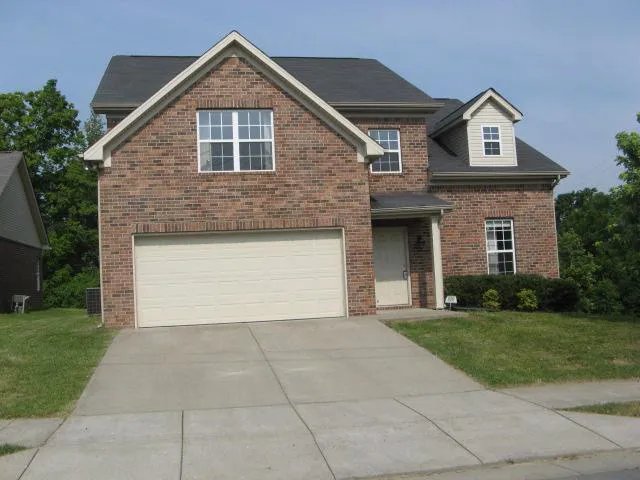 Nashville House: 500 Twin Oaks Cir