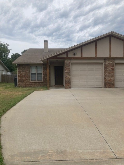 Rogers Townhome: 3407 W Wood St