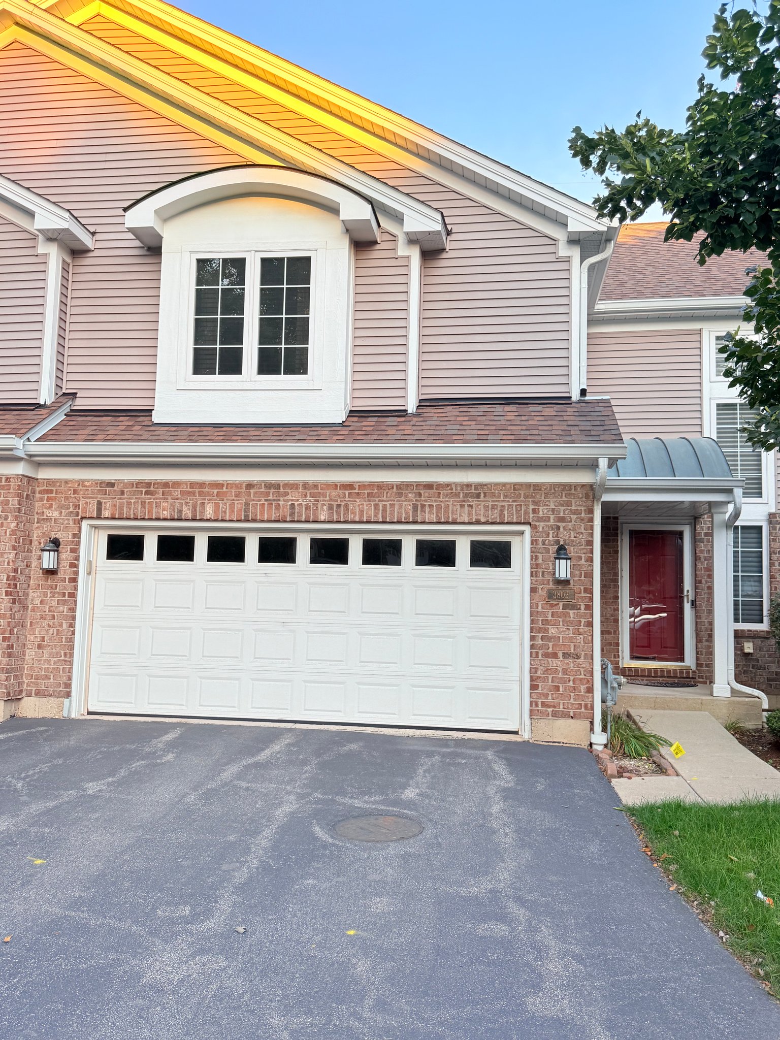 Rolling Meadows Townhome: 3802 Ashley Court