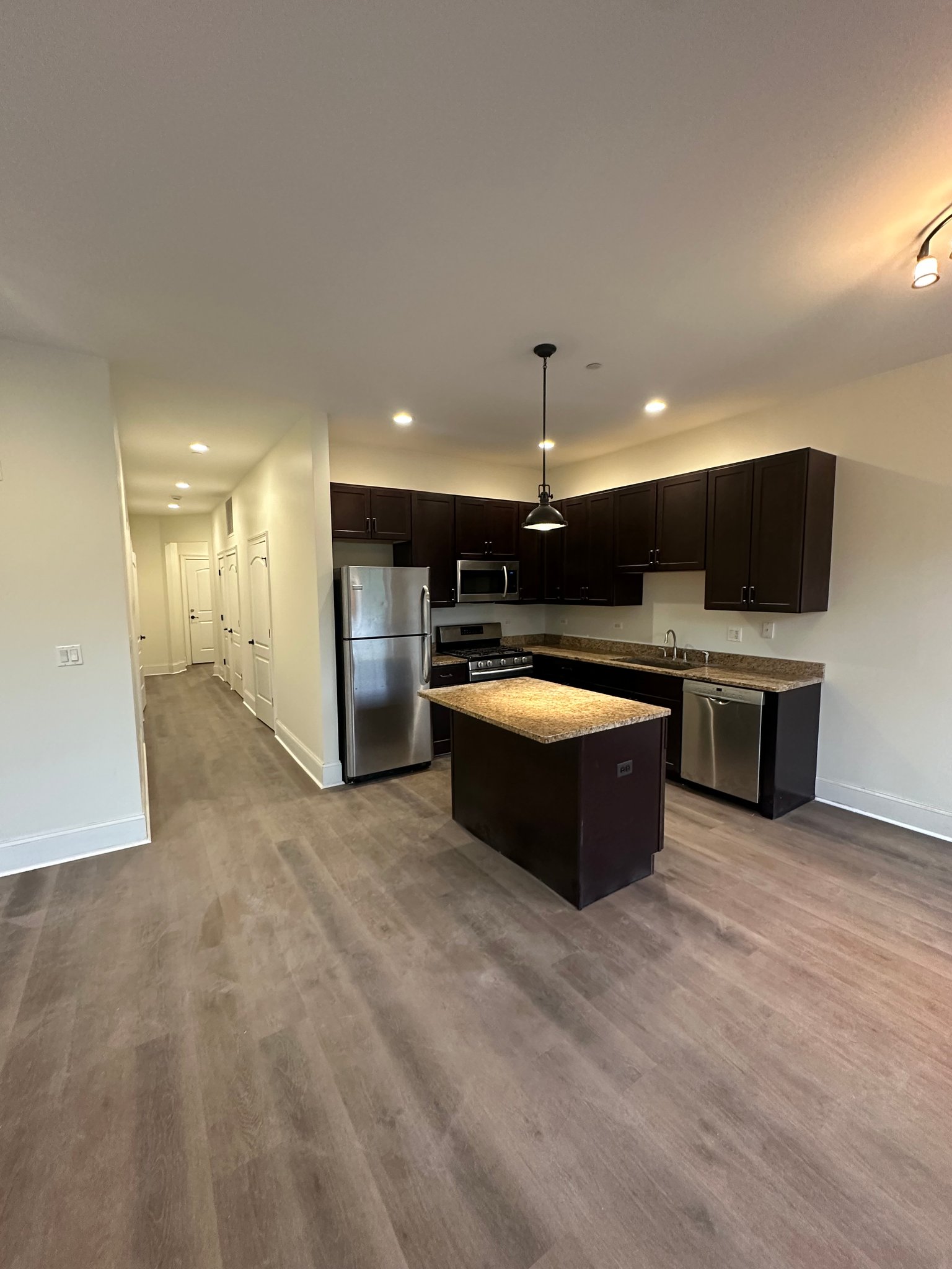 Evanston Apartment: 2500 Green Bay