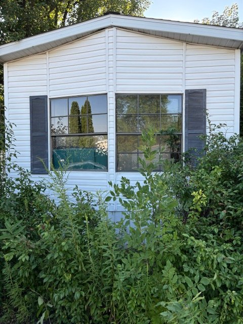 Lapeer House: 71 Hunters Rill