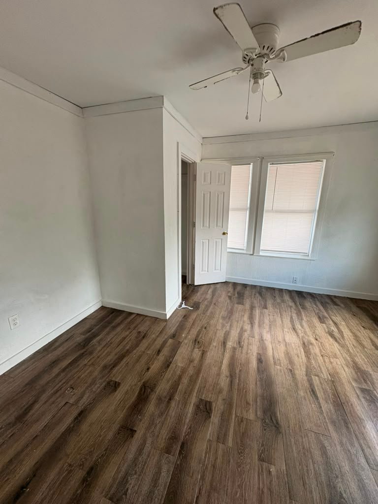 Harlingen Apartment: 122 W Washington Ave